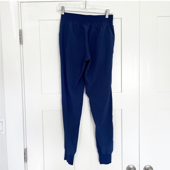 The Get Ready Jogger - Picture 5 of 12